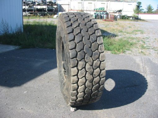 Pneu Michelin 525/80R25   - 16-016 – Image 2